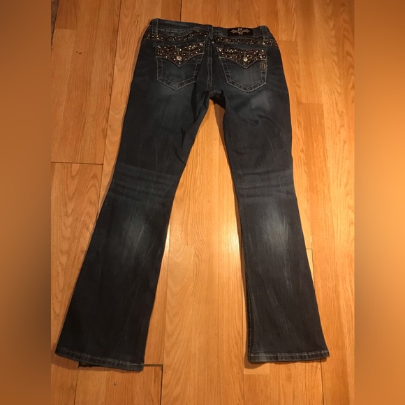 MISS ME~Mid-Rise~Easy Boot~Jeans~Sz 28~Embellished, Creased & Whiskered~JE8511ER - Picture 9 of 14